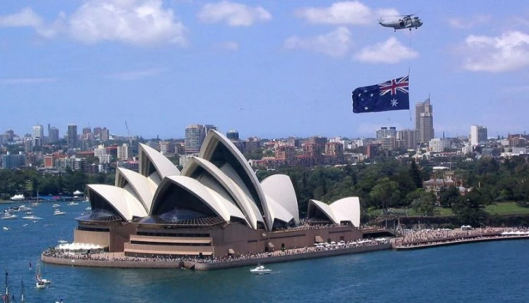 Ανθελληνική προβοκάτσια στην Αυστραλία! Δείτε τι κρέμασαν σε γέφυρα! (εικόνα)